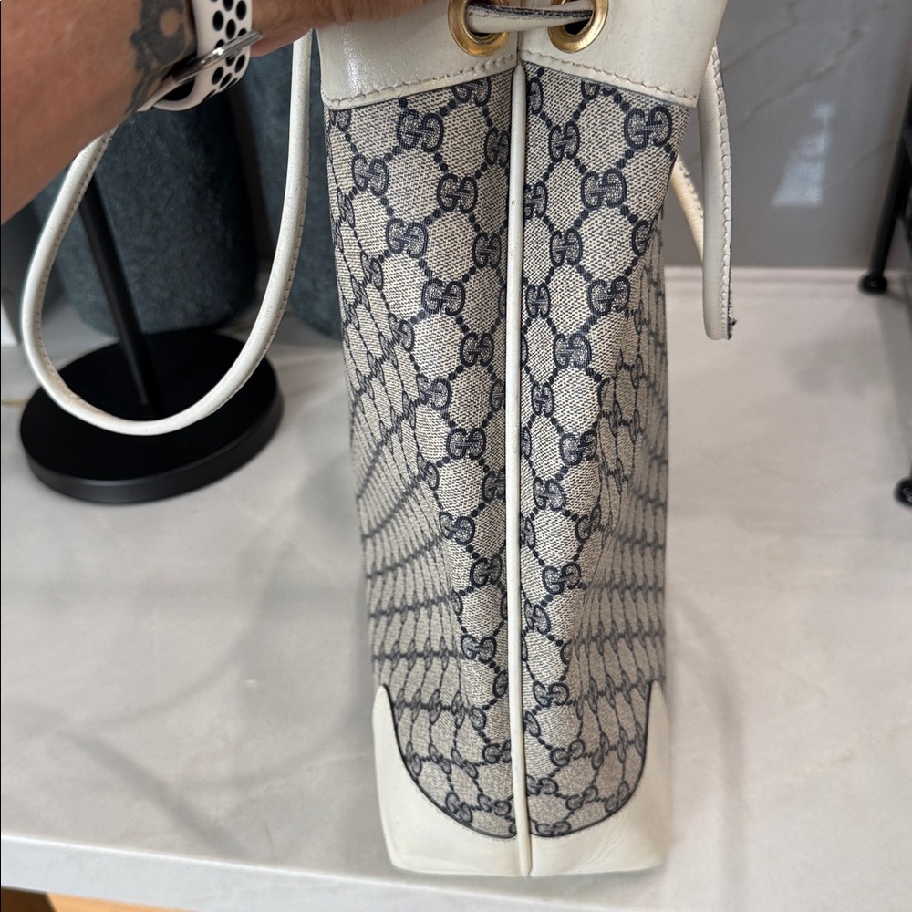 Gucci Vintage GG Canvas Leather Drawstring White and Blue Monogram Tote W/COA - Picture 6 of 16